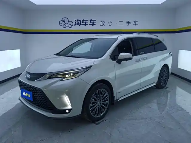 TOYOTA GREVIA 2024