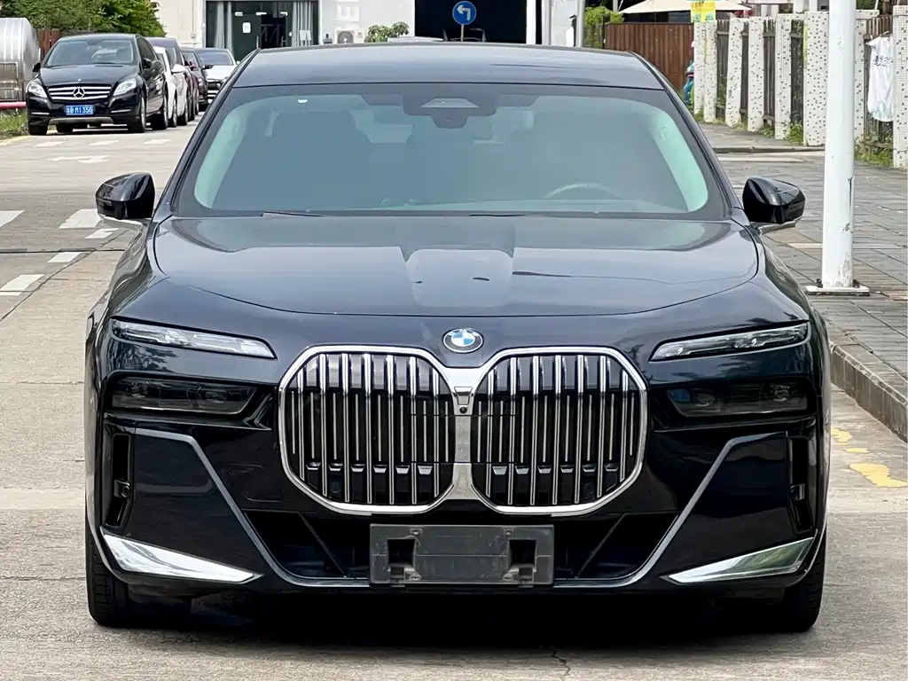 BMW 7 Series 7 2023 740Li Lead M Sport