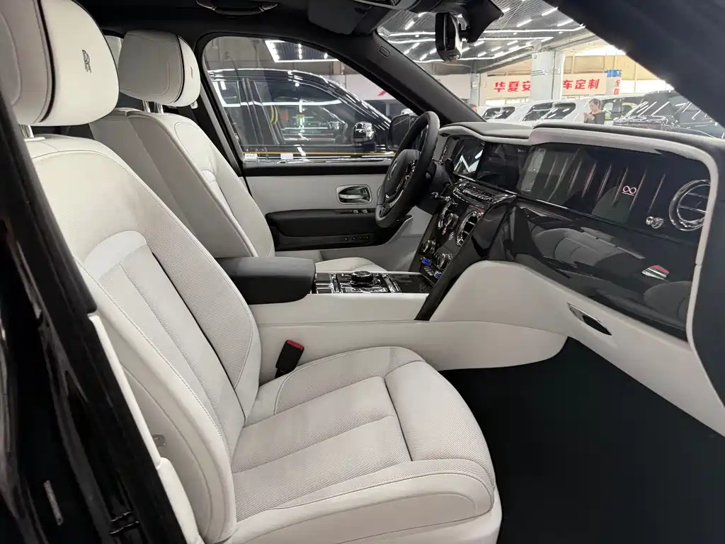 Rolls-Royce Cullinan — фотографии объявления, Фото 11