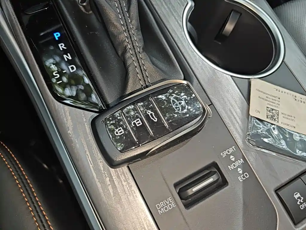 Toyota Crown Kluger 2026 2.5L HEV Luxury
