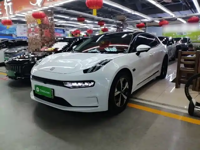2022 Zeekr 001