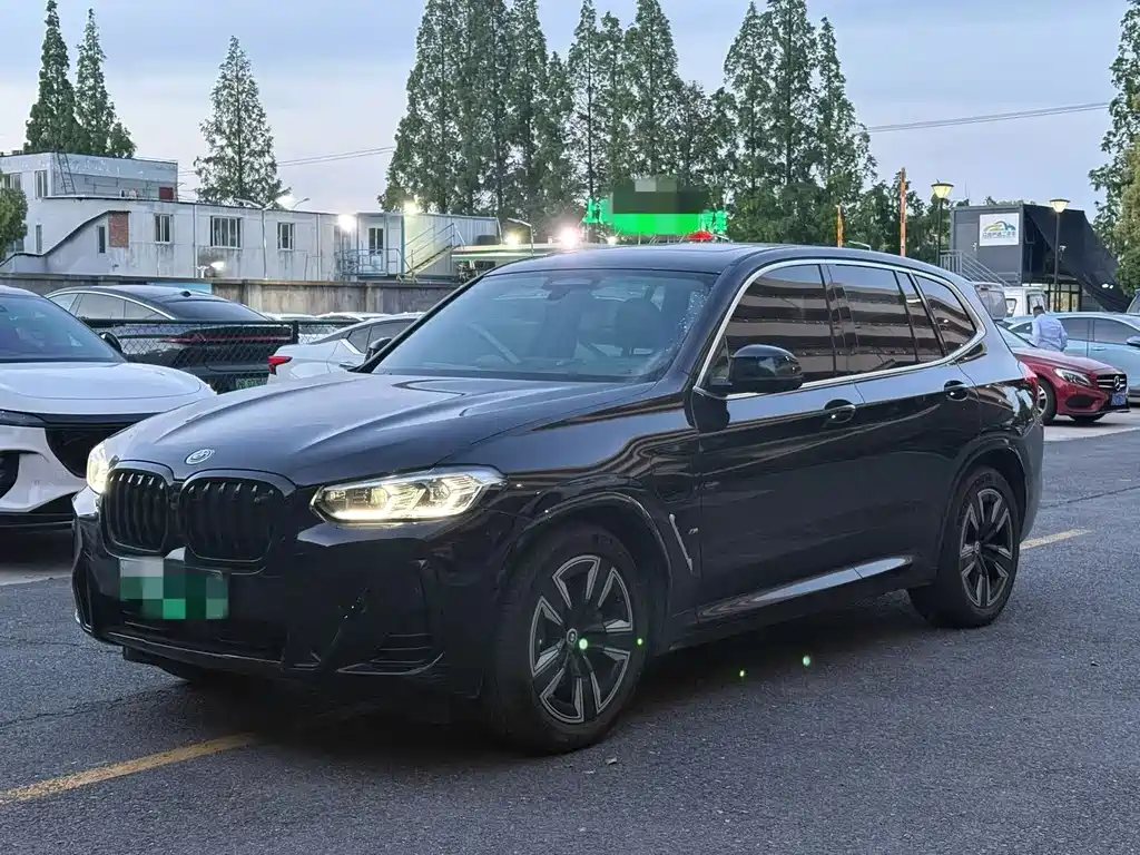 BMW iX3 2024