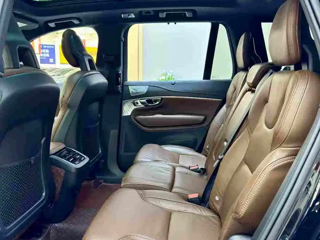Volvo XC90 2021 B6 Luxury 7 мест