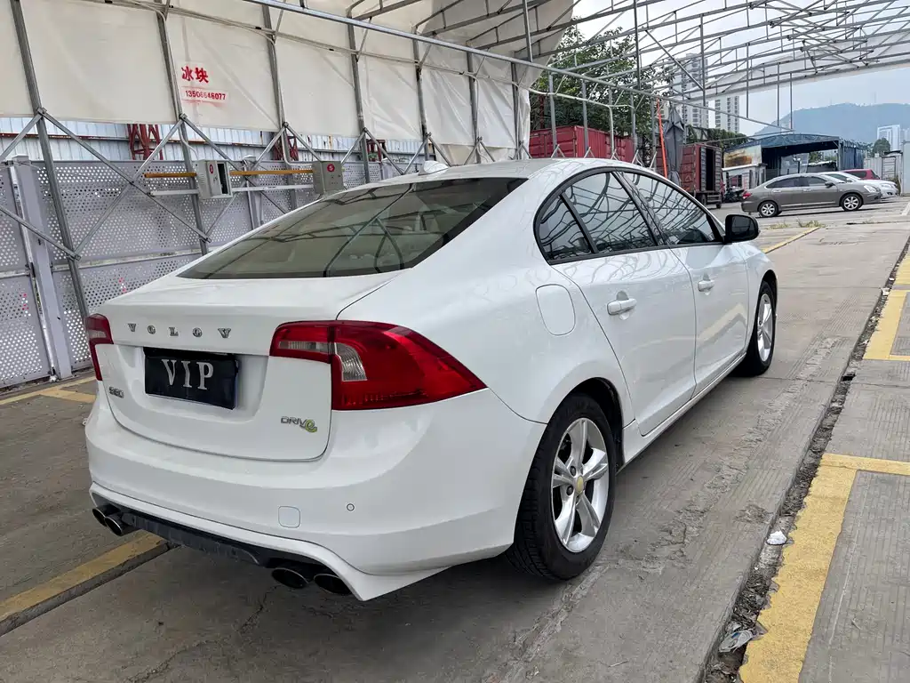 Volvo S60 (Import) — миниатюра 4
