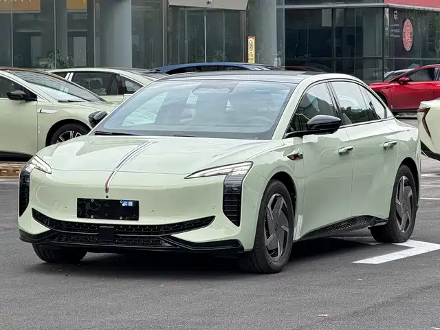 2026 Hongqi EH7