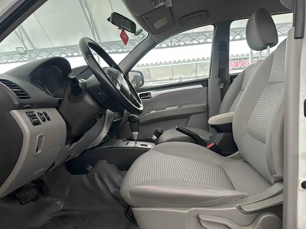 MITSUBISHI PAJERO JINCHANG