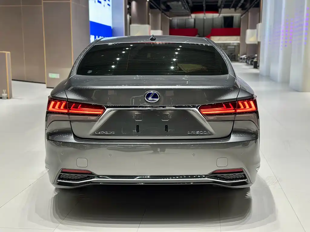 Lexus LS 2021 500h
