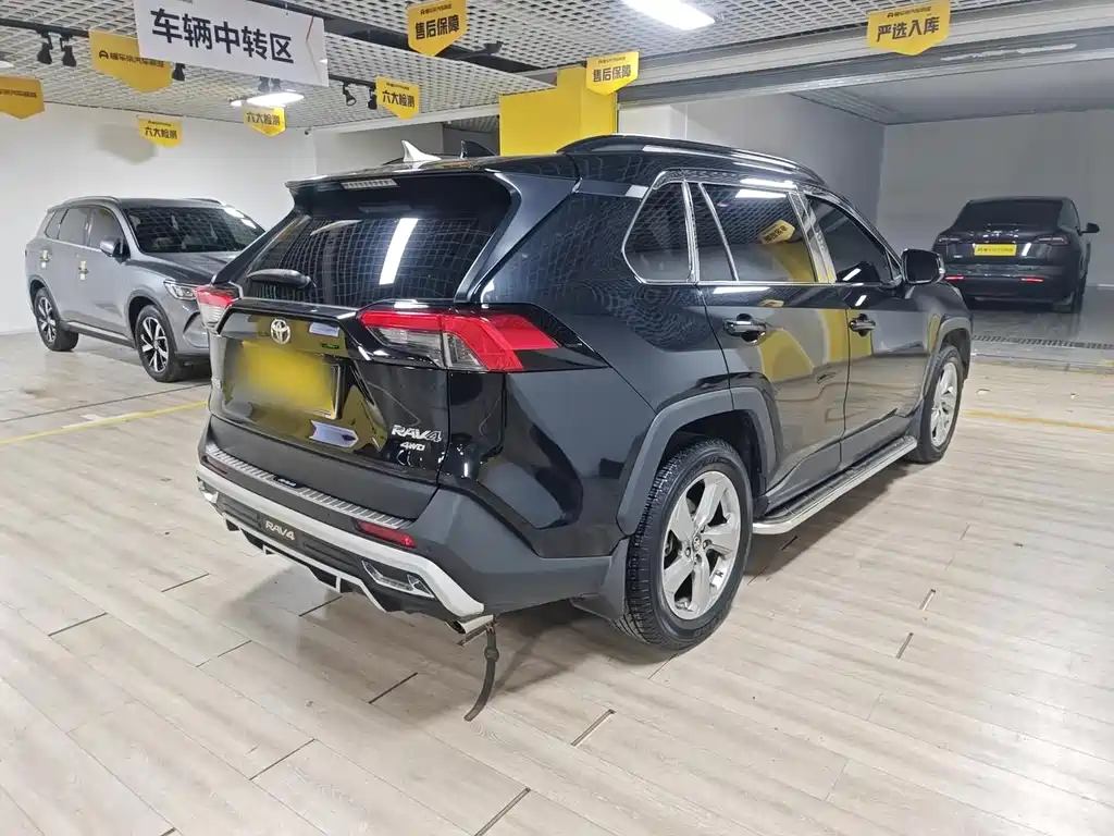 Toyota RAV4 — миниатюра 2