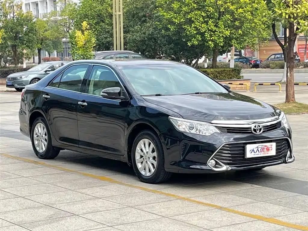 TOYOTA CAMRY