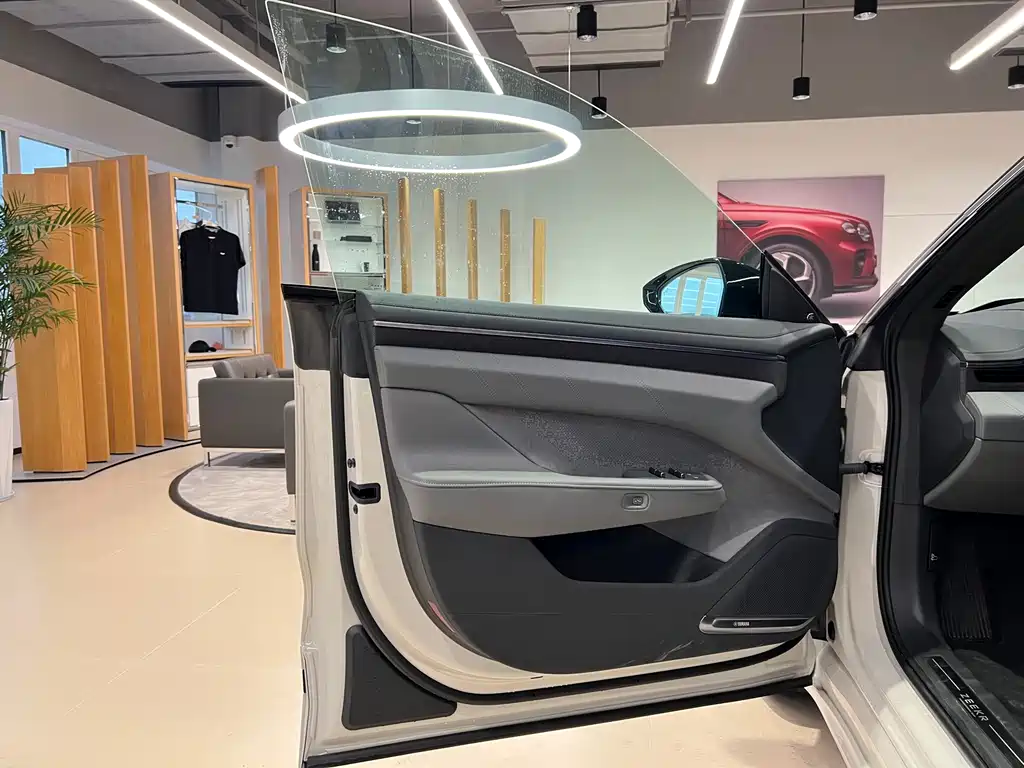 ZEEKR EXTREME KRYPTON 001