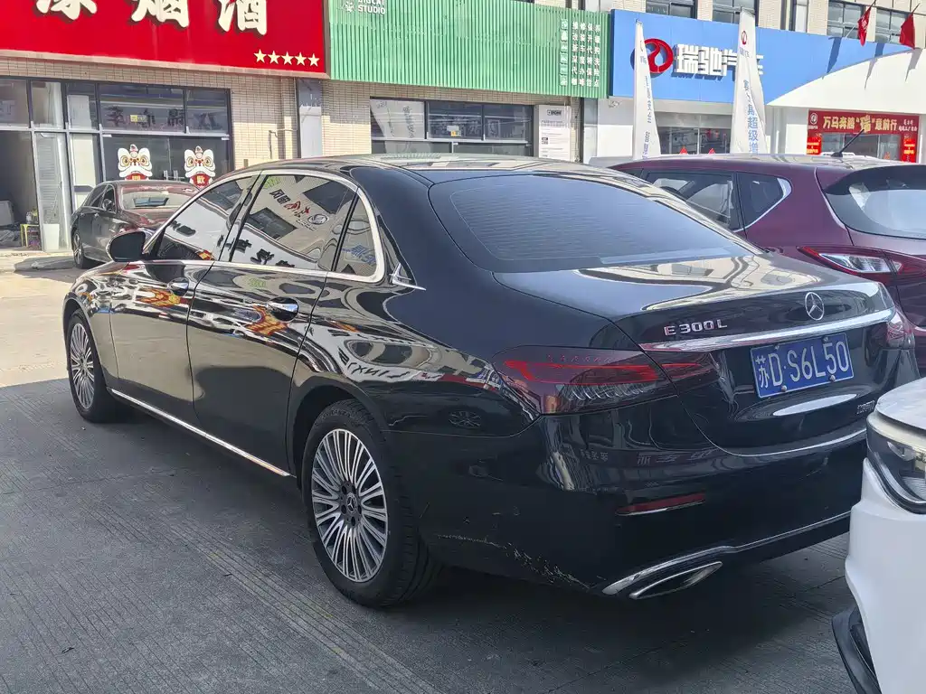 MERCEDES-BENZ E CLASS