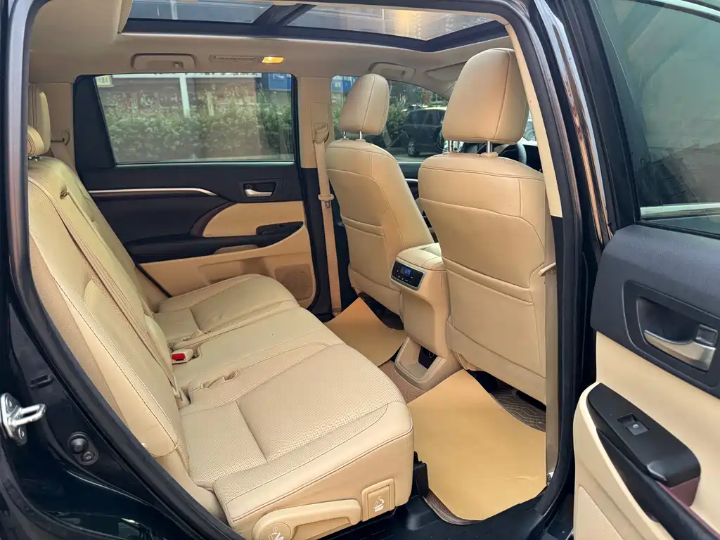 Toyota Highlander — миниатюра 11