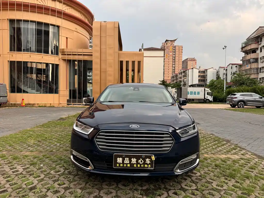 Ford Taurus — миниатюра 2