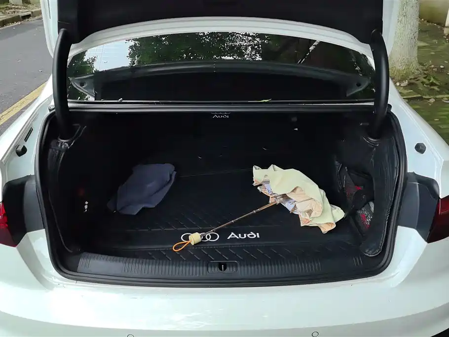 Audi A4L 2024 40 TFSI Luxury