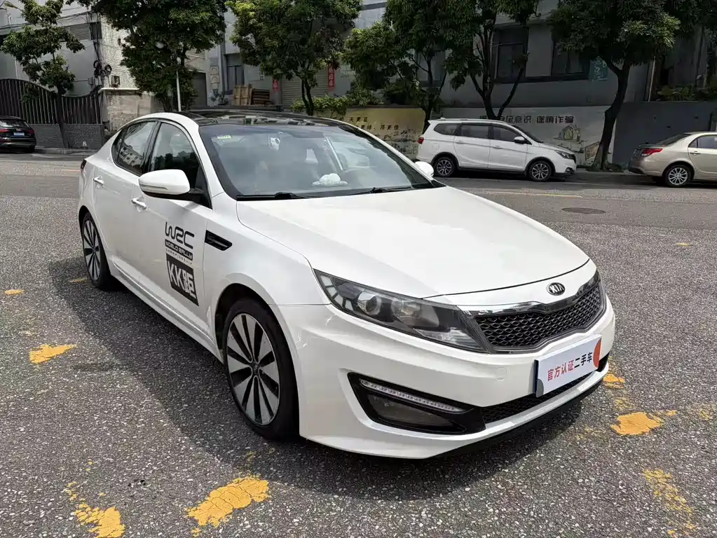 Kia K5 2012 2.0L AT DLX