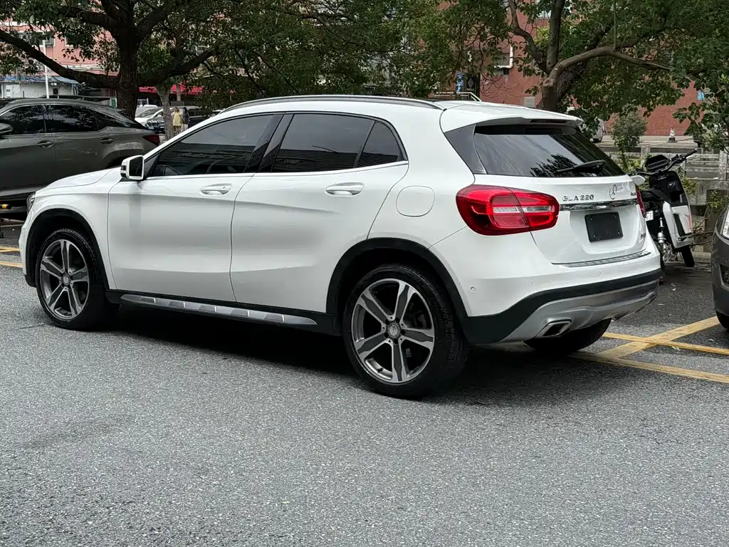 Mercedes-Benz GLA 2016 GLA 220 4MATIC Luxury