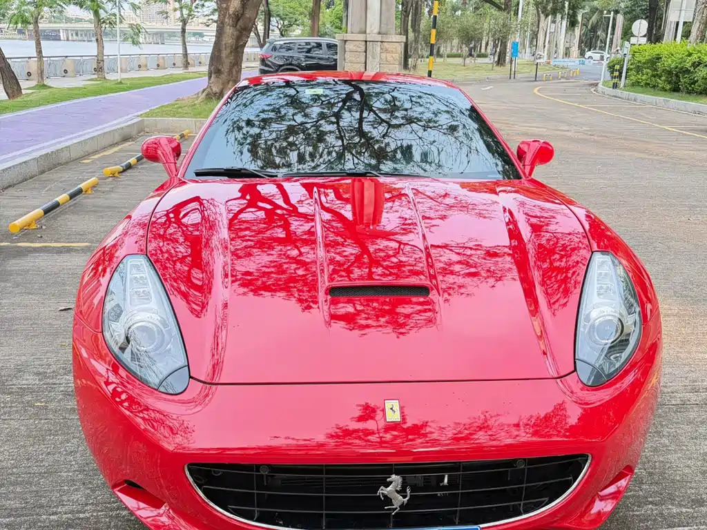 Ferrari California T 2012 4.3L