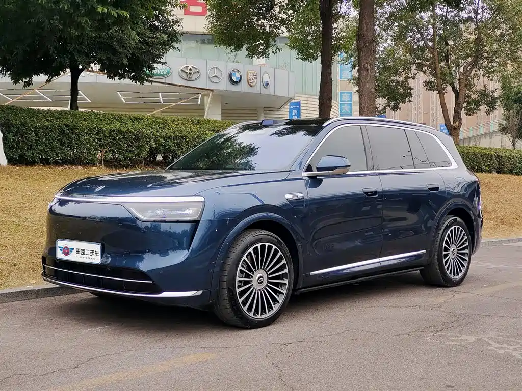 AITO ASK THE WORLD M8