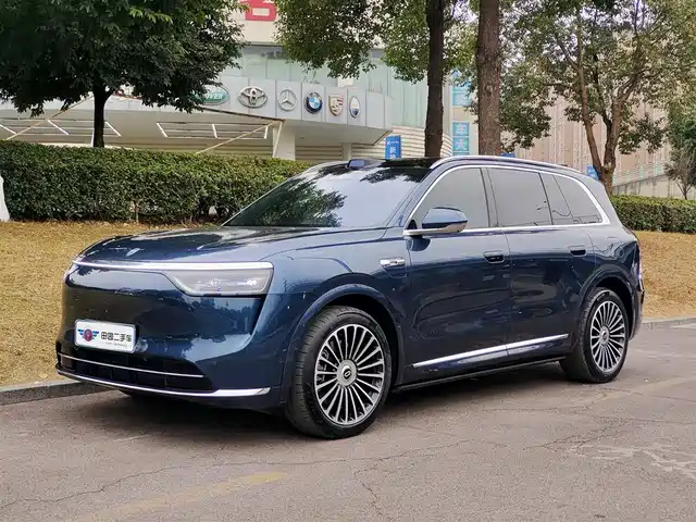 AITO ASK THE WORLD M8 2025