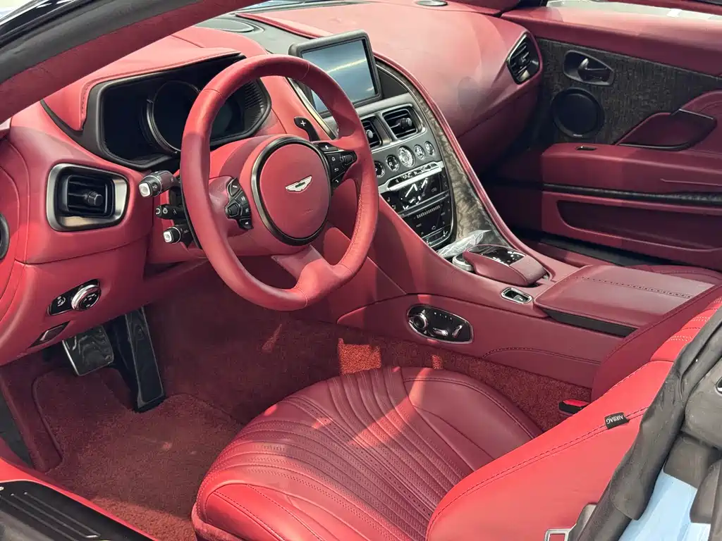 Aston Martin DB11 2019 4.0T V8 Coupe