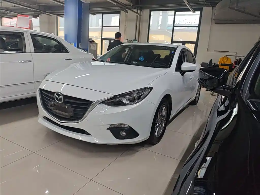 Mazda 3 Axela 2016