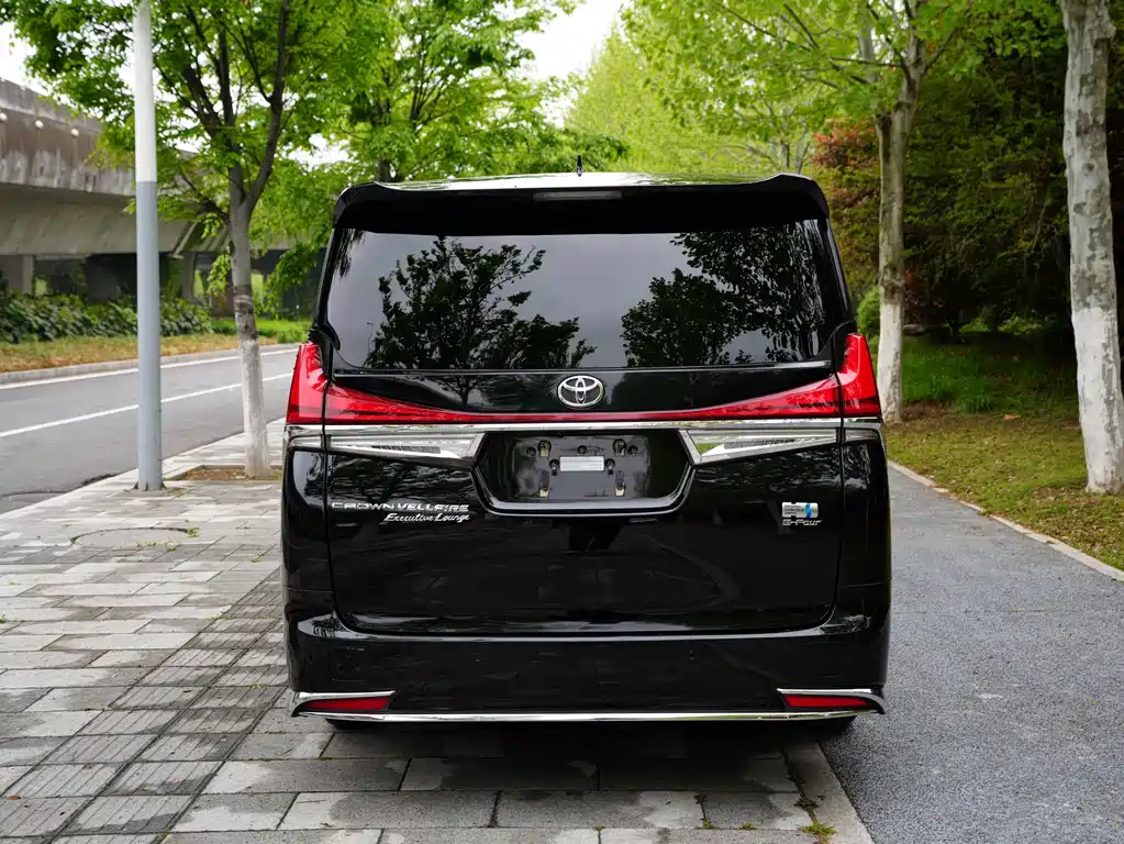 Toyota Vellfire 2023 2.5L HV Luxury