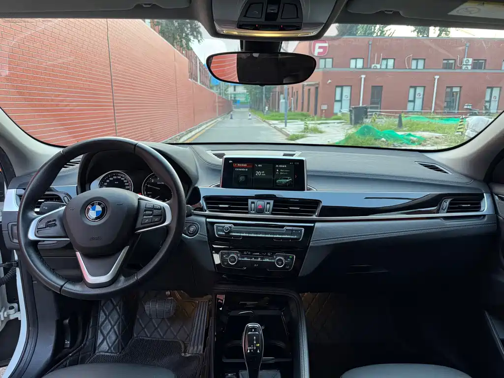 BMW X2 (Import) — миниатюра 8
