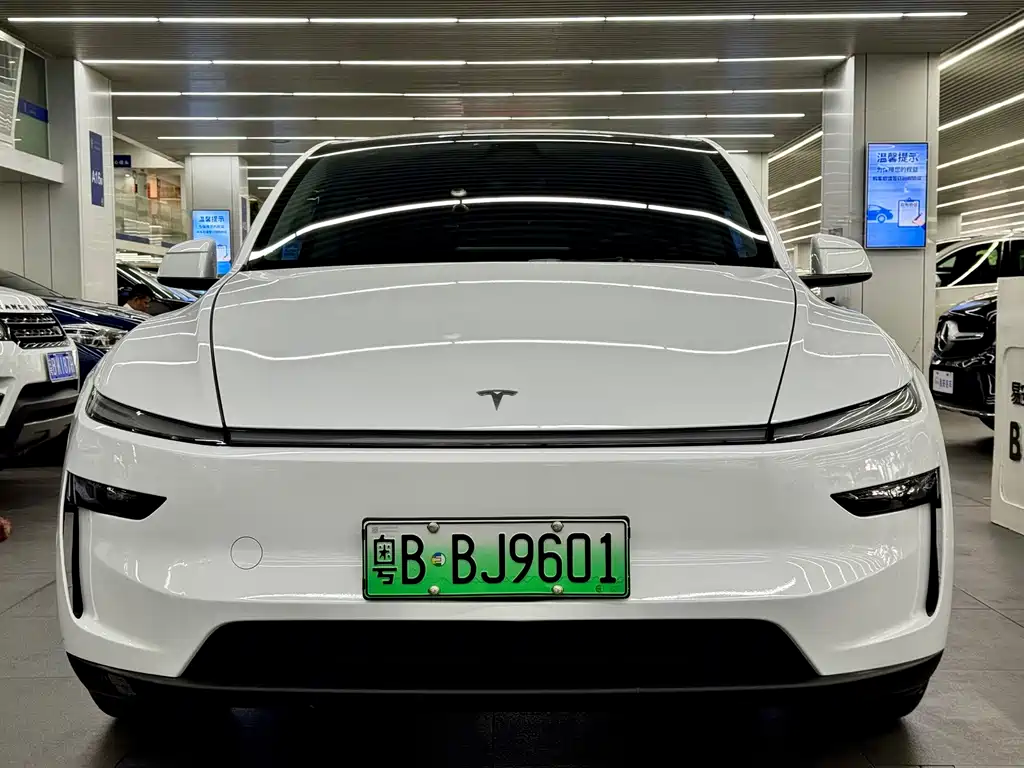 Tesla Model Y — фотографии объявления, Фото 3