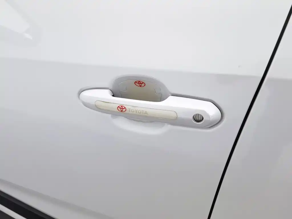 Toyota Wildlander New Energy — миниатюра 18