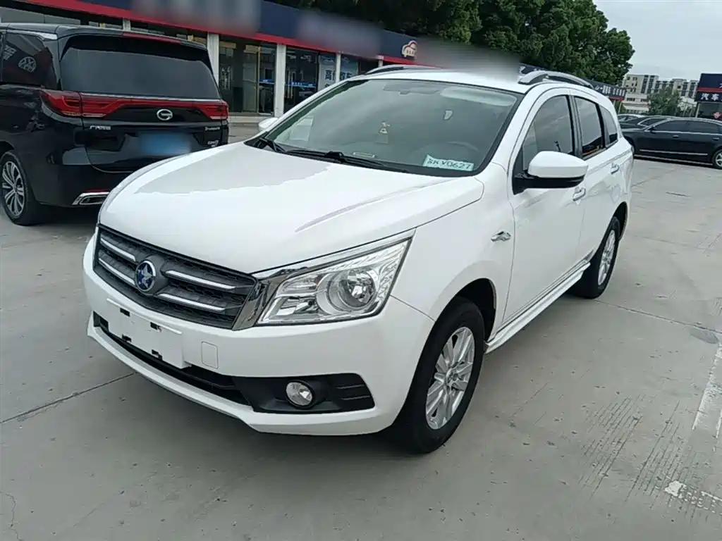 Venucia T70 2017