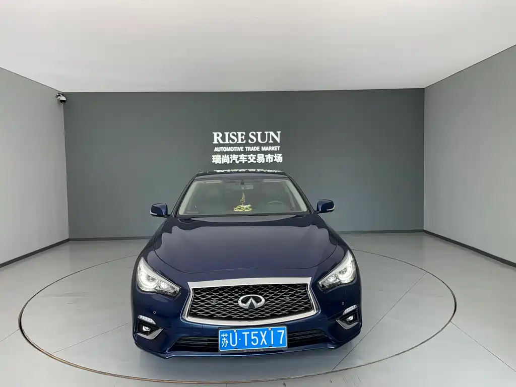 INFINITI  Q50L