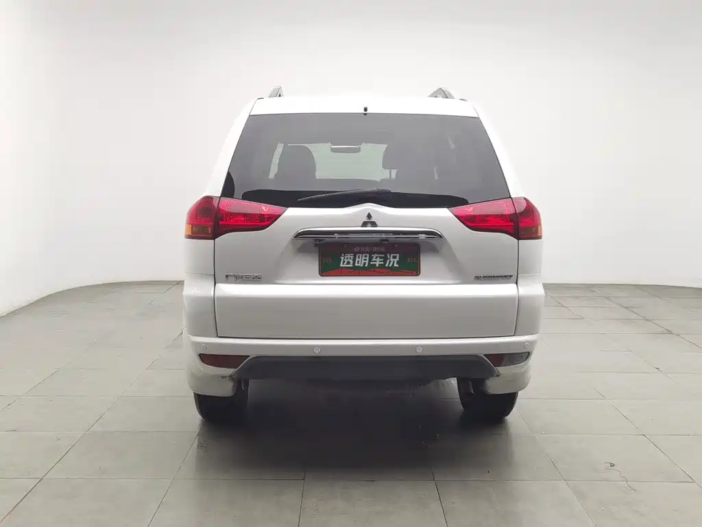 Mitsubishi Pajero Sport — миниатюра 4