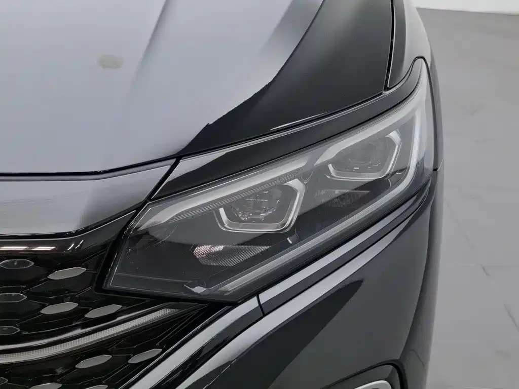 Volkswagen Passat 2023 330TSI Luxury