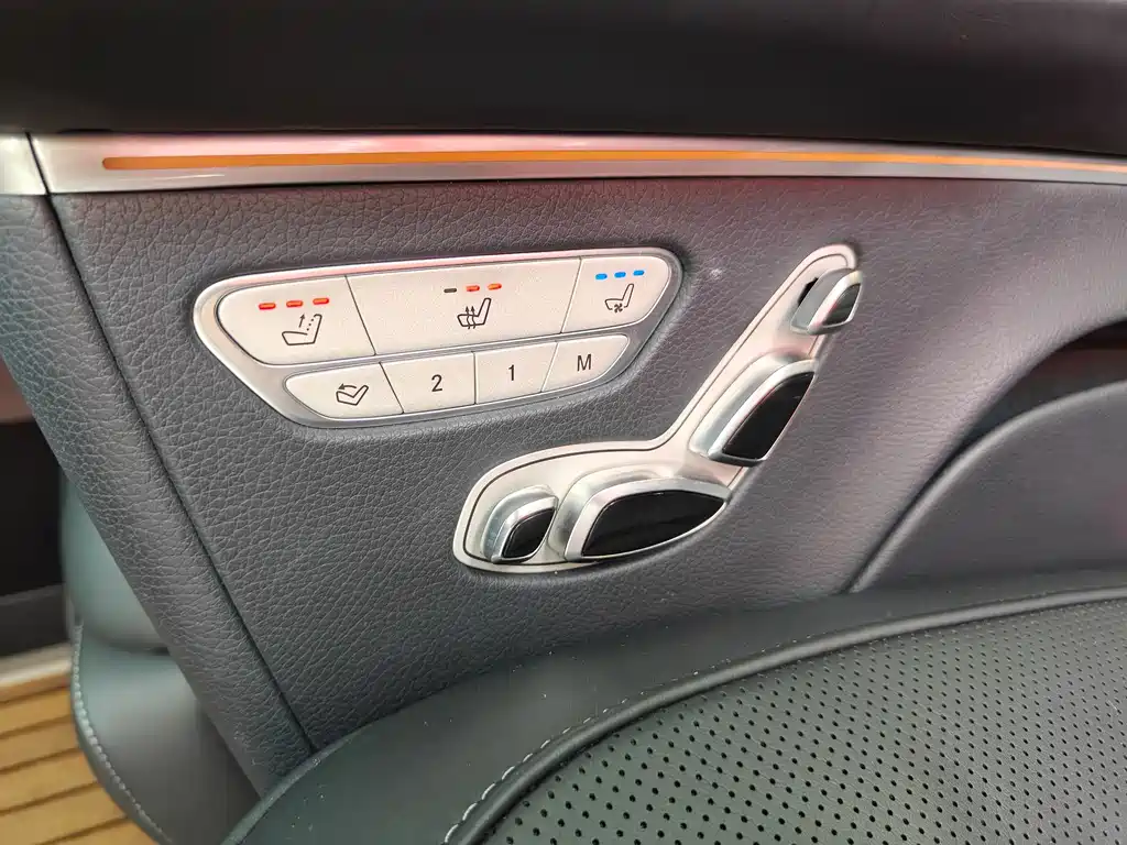 MERCEDES-BENZ V CLASS