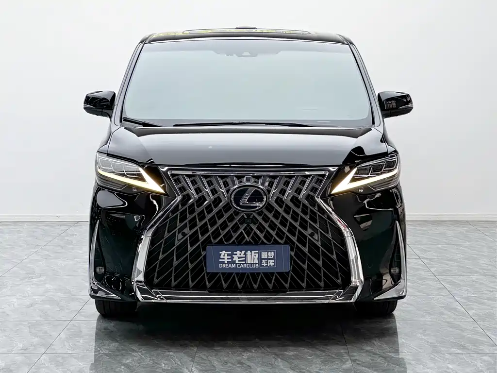 Lexus LM 2020 300h мест