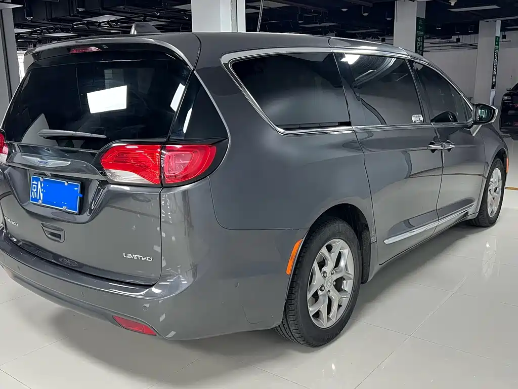 Chrysler Grand Voyager (Import) — миниатюра 5