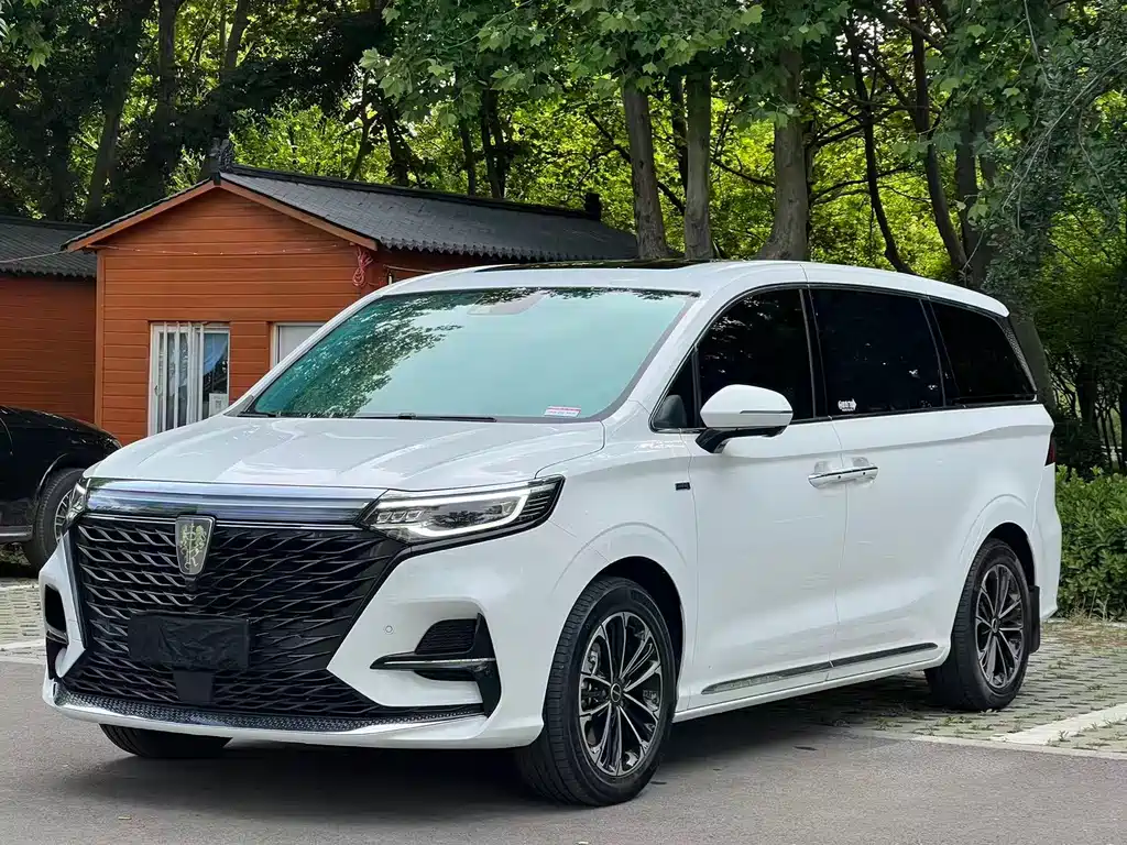 Roewe iMAX8 2022