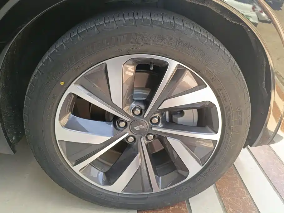 Li Auto ONE 2021 6 мест