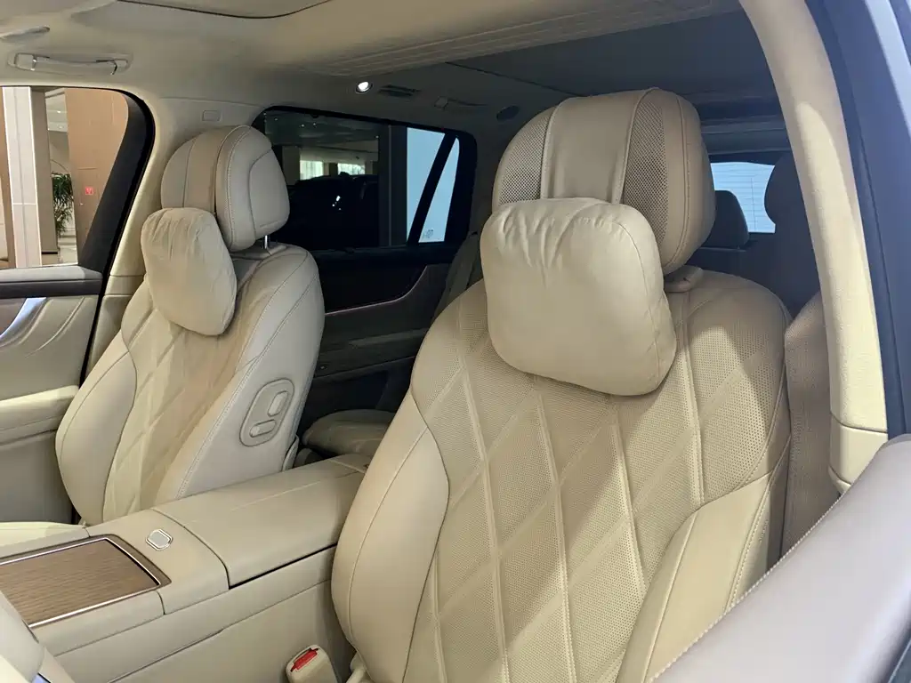 AITO ASK THE WORLD M9