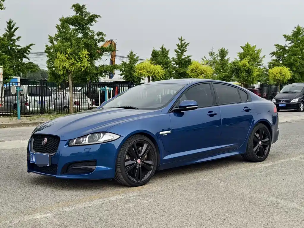 Jaguar XF 2015