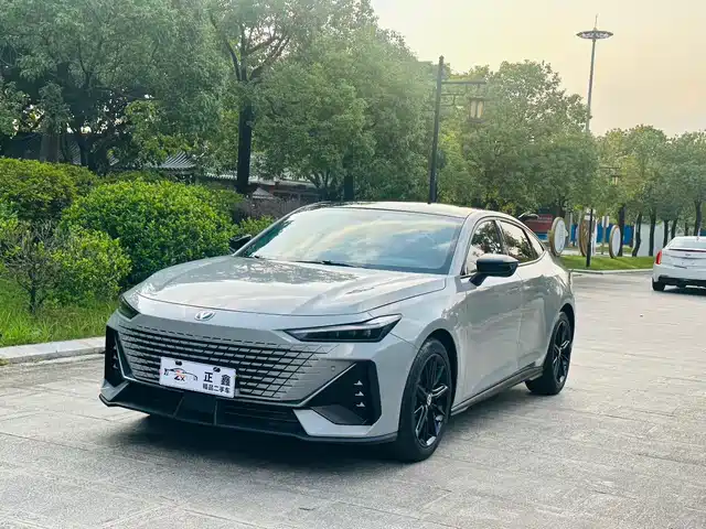 CHANGAN  UNI V 2022