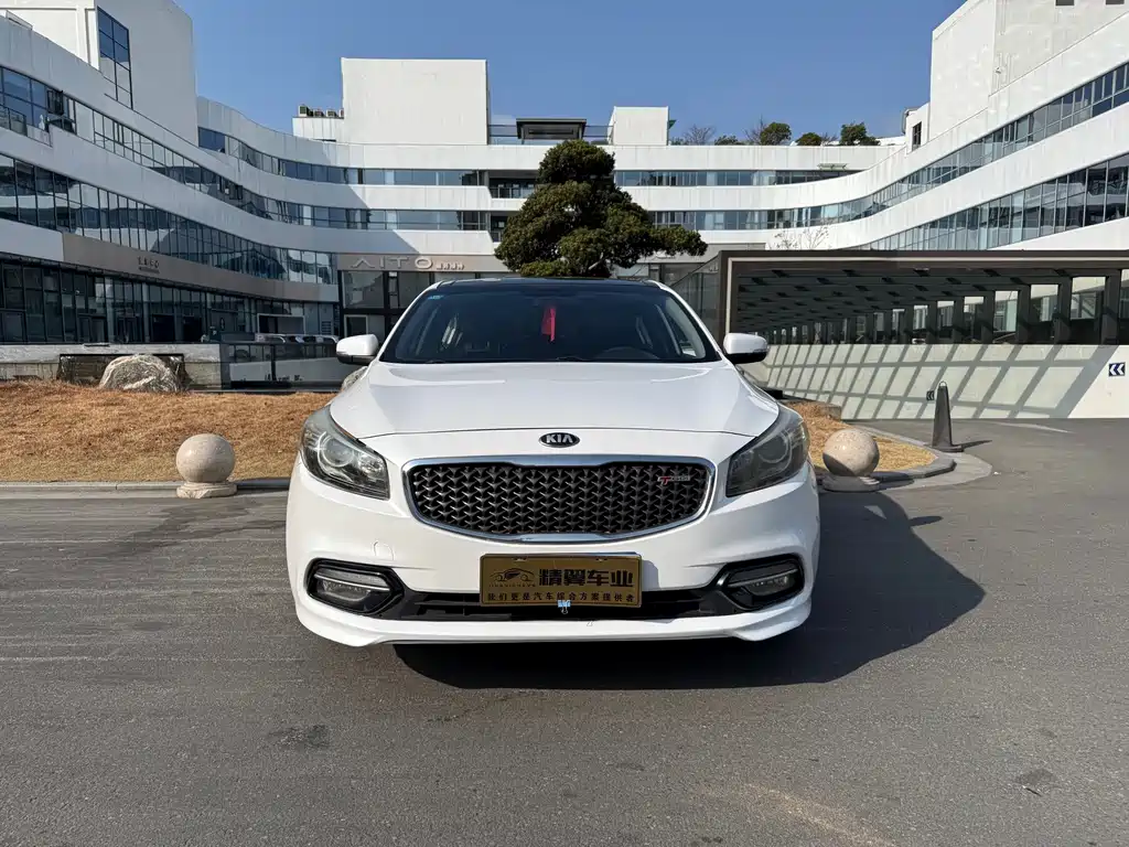 KIA K4