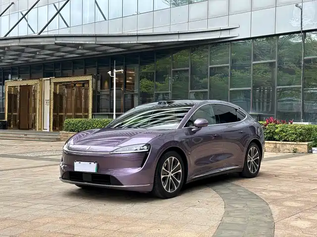 AITO WISDOM WORLD R7 2025