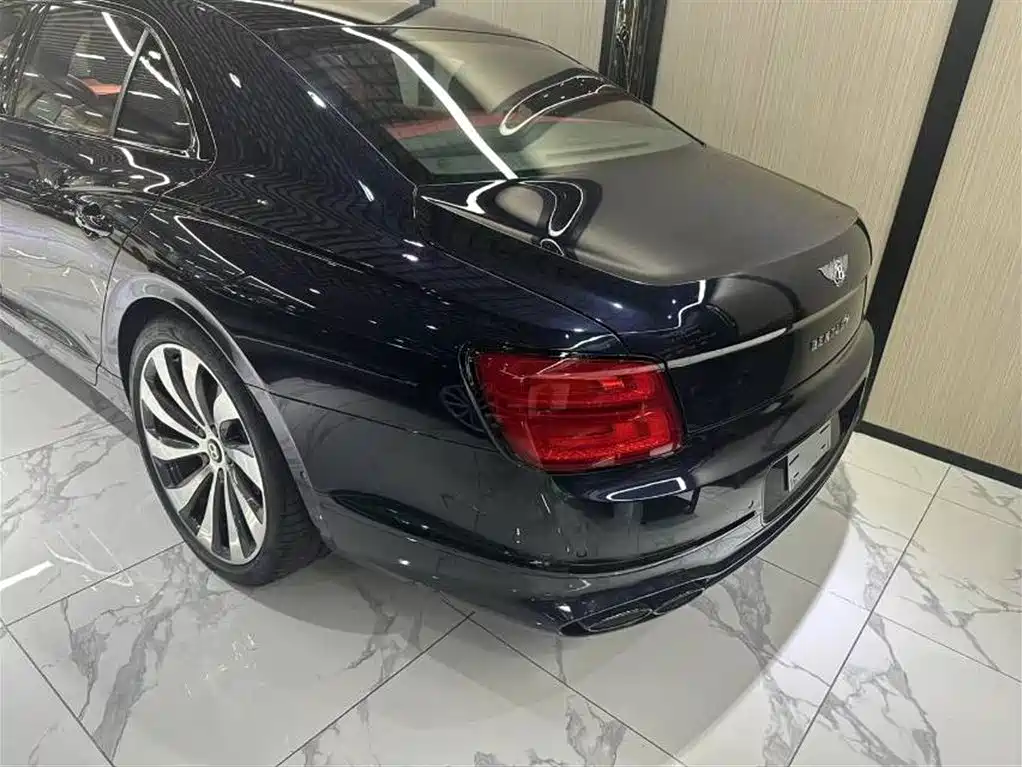 Bentley Flying Spur 2024 4.0T V8