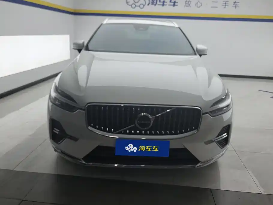 Volvo XC60 2022 B5 Luxury