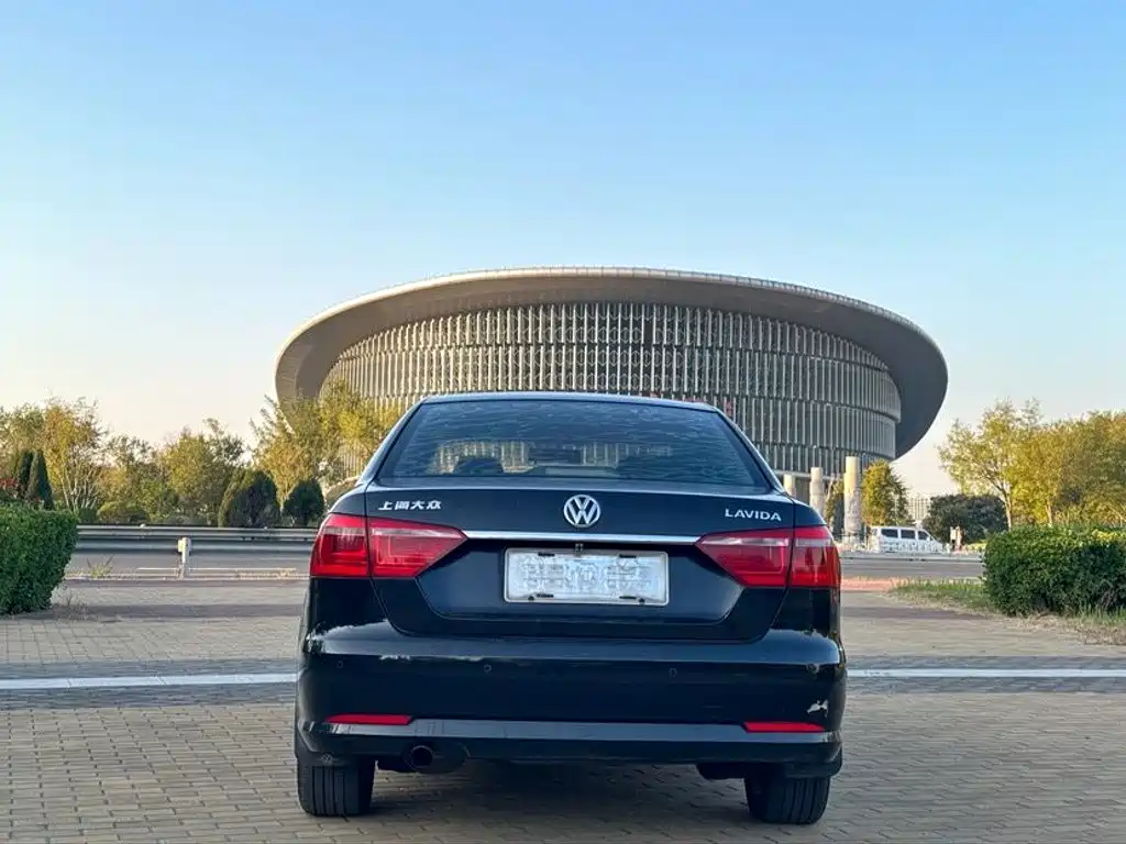 Volkswagen Lavida — миниатюра 5