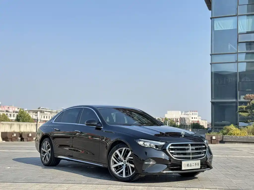 Mercedes-Benz E-Class — миниатюра 3