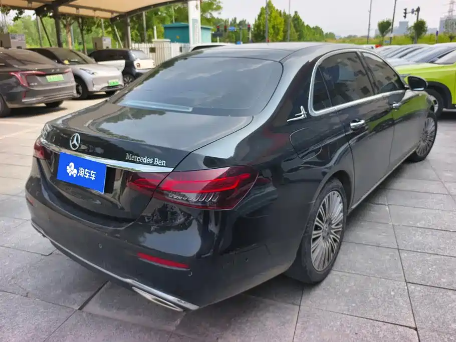 Mercedes-Benz E-Class — миниатюра 3