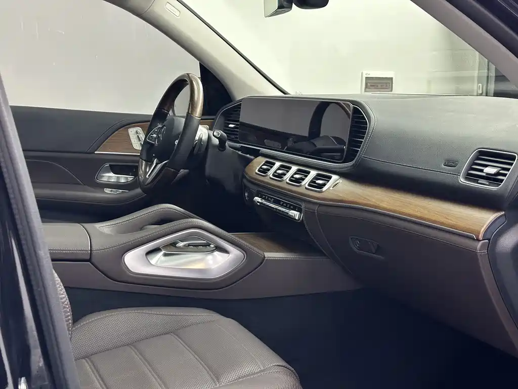 Mercedes-Benz GLS — миниатюра 16