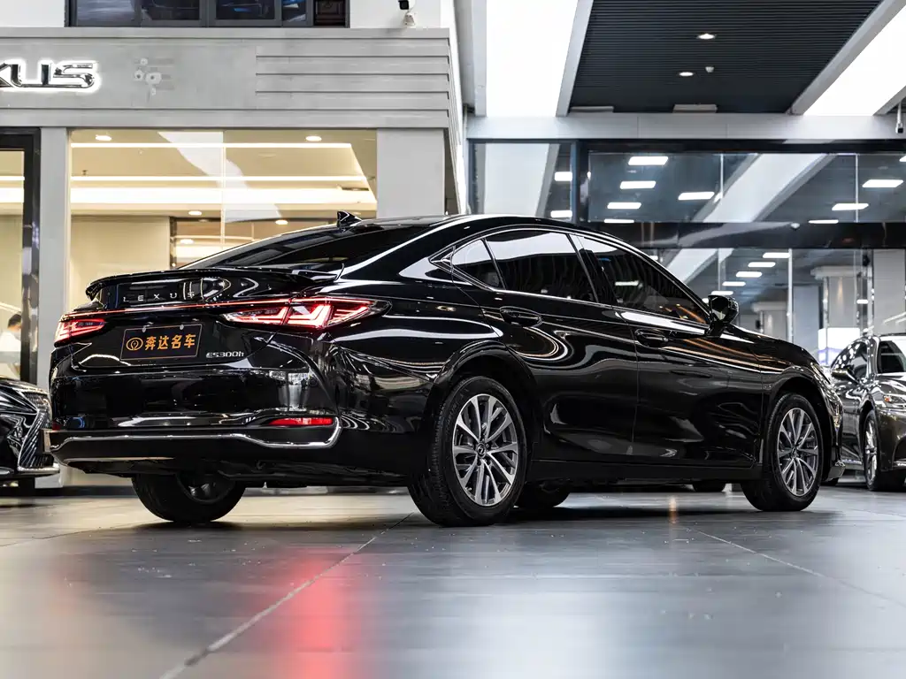 Lexus ES 2025 300h Premium